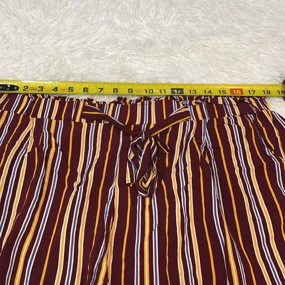 Ambiance High Waist Red and Yellow Shorts WOMENS SIZE 2X - Picture 4 of 7